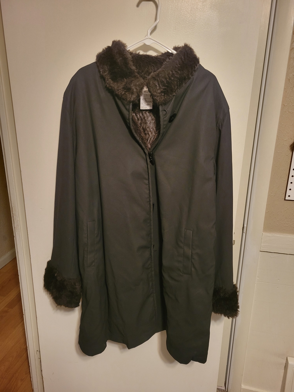 Women’s Dark Gray Faux-Fur Trim Winter Coat